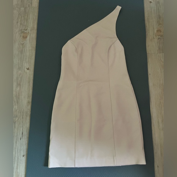 NWT🍀GAUGE81
Colorado One-Shoulder Mini Dress - Picture 8 of 11